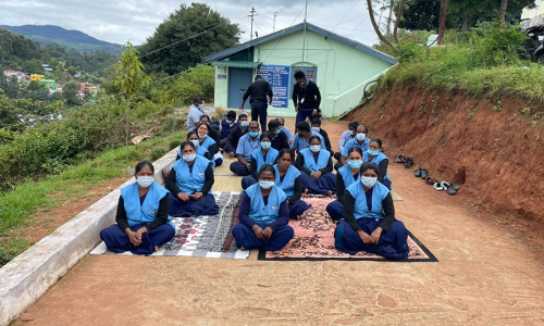 ஊழியர்கள் உள்ளிருப்பு போராட்டம்