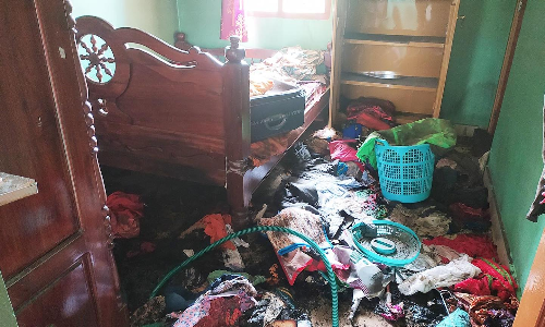 தேவகோட்டையில் திருட வந்த வீட்டுக்கு தீ வைத்த கொள்ளையர்கள்