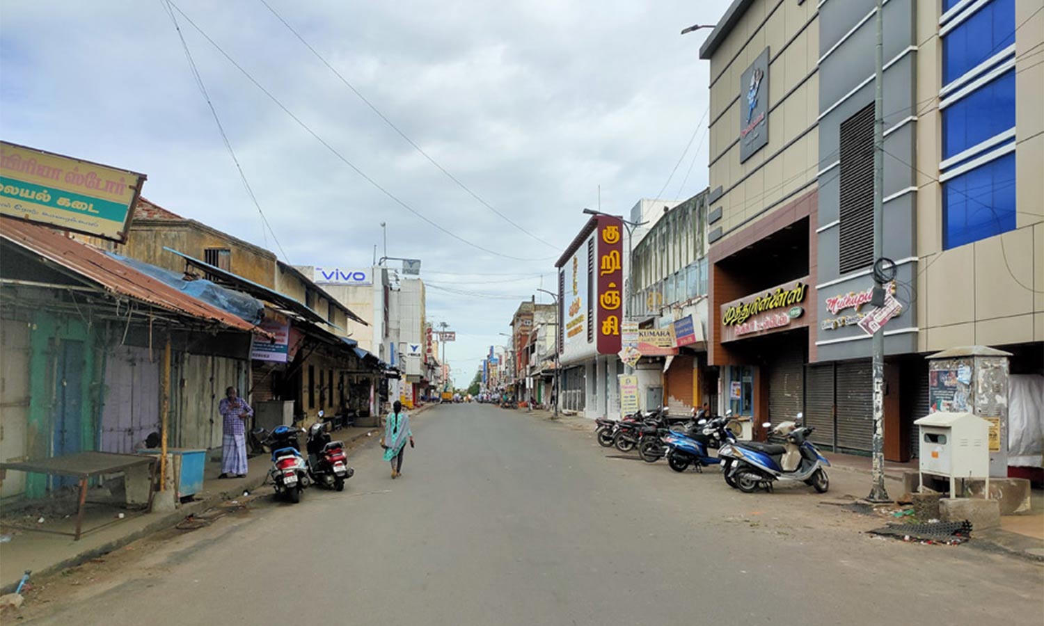 அரசு ஆஸ்பத்திரி செயல்பாட்டை கண்டித்து காரைக்காலில் இன்று வியாபாரிகள் கடைகள் அடைப்பு