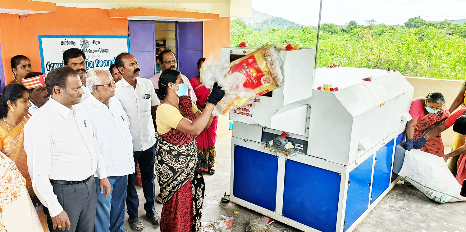 தென்கடப்பந்தாங்கல் ஊராட்சியில் பிளாஸ்டிக் கழிவு மேலாண்மை மையத்தில் கலெக்டர் ஆய்வு