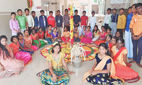 வள்ளியூர் வேதிக் வித்யாஷ்ரம் பள்ளியில் ஓணம் கொண்டாட்டம்