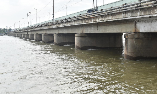 ஈரோட்டில் 8 முகாம்களில் 600 பேர் தங்க வைப்பு