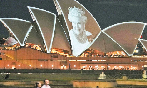 திரையில் மின்னிய ராணி எலிசபெத்