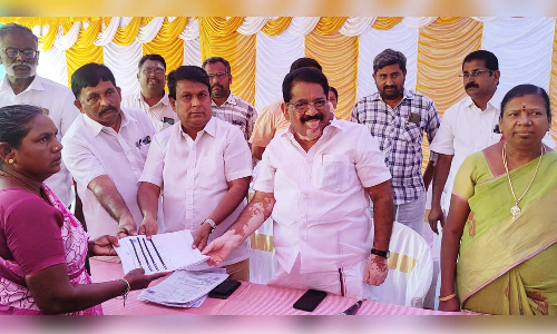 ஒட்டன்சத்திரத்தில் வருவாய்த்துறை சார்பில் கோரிக்கை மனு முகாம்