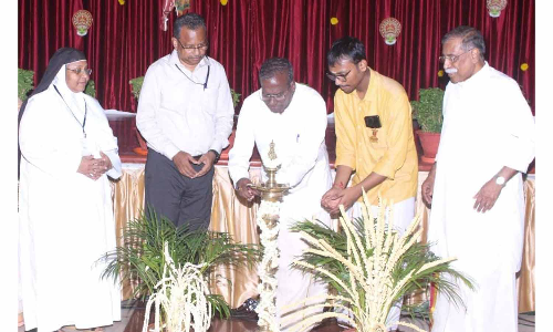 பிம்ஸ் மருத்துவ கல்லூரியில் ஓணம் கொண்டாட்டம்