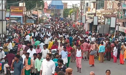திருவண்ணாமலையில் பவுர்ணமியையொட்டி பக்தர்கள் 2-வது நாளாக கிரிவலம்