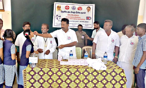 குடற்புழுநீக்க மாத்திரைகள்: தங்கபாண்டியன் எம்.எல்.ஏ. வழங்கினார்