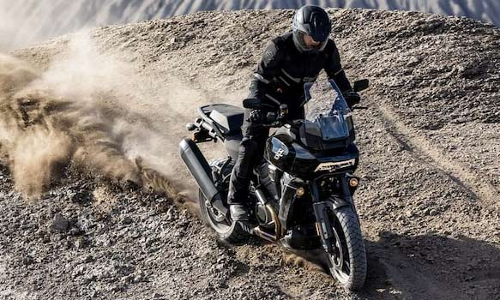 மோட்டார்சைக்கிள் விலையை அதிரடியாக குறைத்த ஹார்லி - எவ்வளவு தெரியுமா?