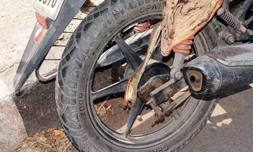 பெரம்பலூரில்  மொபட் சக்கரத்தில் சேலை சிக்கி பெண் பலி