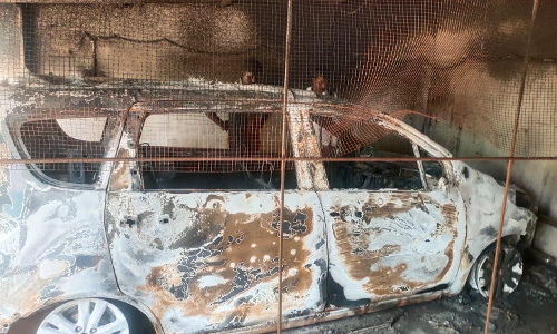 ஆண்டிமடத்தில் கார், மோட்டார் சைக்கிள் எரிந்து நாசம்