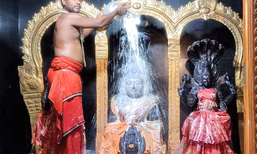 புளியங்குடி பவானி அம்மன் கோவிலில் பவுர்ணமி பூஜை