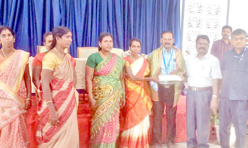 விருது பெற்ற ஆசிரியர்களுக்கு பாராட்டு விழா