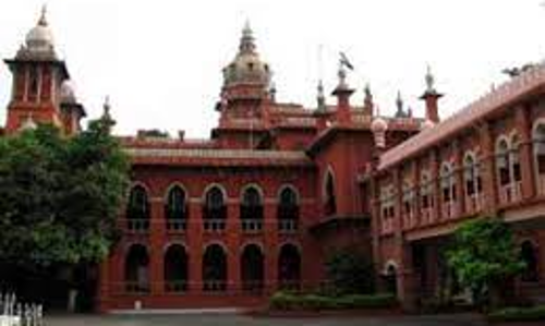 கரூர் மாவட்டத்தில் வழக்கறிஞர்கள் நீதிமன்ற புறக்கணிப்பு