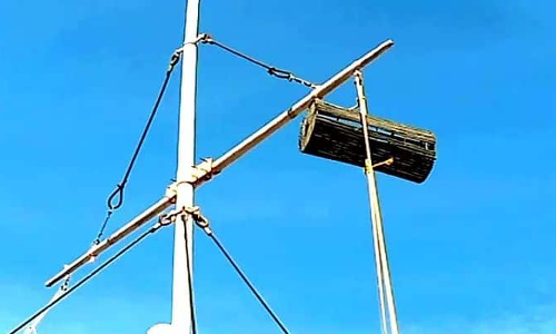 காரைக்கால் துறைமுகத்தில் 1-ம் எண் புயல் எச்சரிக்கை கூண்டு ஏற்றம்