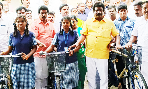 செங்கம் மாணவர்களுக்கு இலவச சைக்கிள்