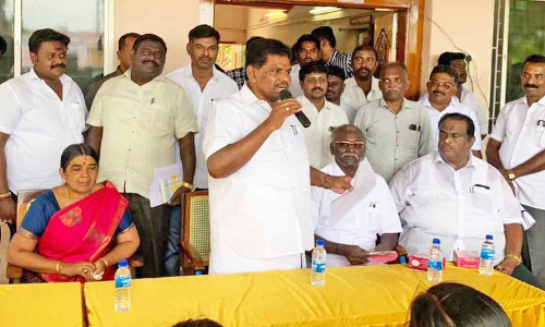 ஆறுமுகநேரியில் நவீன வசதிகளுடன் கூடிய கிரிக்கெட் மைதானம் அமைக்கப்படும் -அமைச்சர் அனிதா ராதாகிருஷ்ணன் பேச்சு