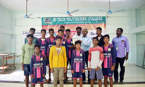 ஹைடெக் பாலிடெக்னிக் கல்லூரியில் பள்ளி மாணவர்களுக்கு இடையேயான கால்பந்து போட்டி