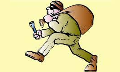 பள்ளி தாளாளர் அறையில் நகை, பணம் கொள்ளை