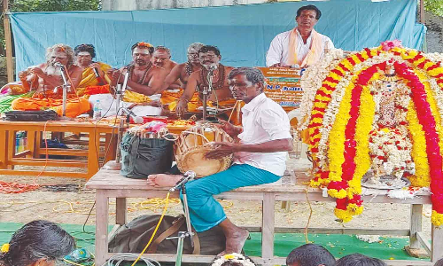 எஸ் தாங்கல் கோவிலில் திருவாசகம் முற்றோதல்