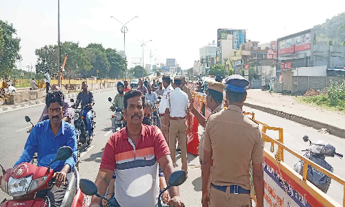 வேலூர் கிரீன் சர்க்கிளில் போக்குவரத்து மாற்றத்தால் அவதி