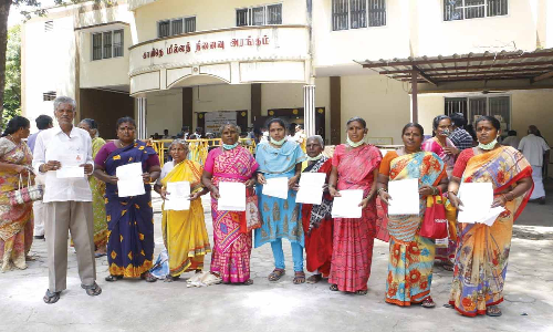 வேலூர் கலெக்டர் அலுவலகத்தில் மக்கள் குறை தீர்வு கூட்டம்