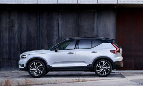 இரு பேஸ்லிப்ட் கார்களை அறிமுகம் செய்யும் வால்வோ