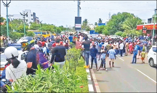 உத்தண்டியில் பொதுமக்கள் சாலை மறியல்