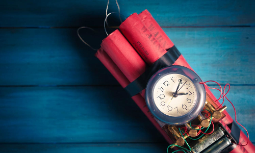 கணித தேர்வு ரத்தாக வெடிகுண்டு மிரட்டல் விடுத்த பள்ளி மாணவரால் பரபரப்பு