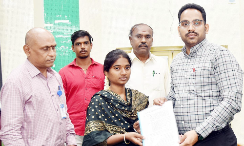 மாற்றுத்திறனாளிகளுக்கு நவீன செயற்கை கால்கள்