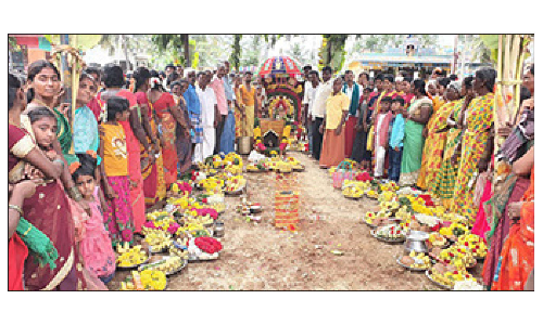 மனிதர்கள் இறந்தாலே மறந்துவிடும் நிலையில்   4 ஆண்டுகளுக்கு முன்பு இறந்த கோவில் காளைக்கு நினைவு நாள் கடைபிடிப்பு