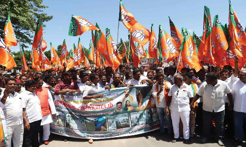 வேலூர் மாநகராட்சி அலுவலகத்தில் பா.ஜ.க. முற்றுகை போராட்டம்