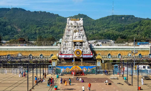 திருப்பதி பிரம்மோற்சவ விழாவில் இரவு 7 மணி முதல் அதிகாலை 2 மணி வரை கருடசேவை