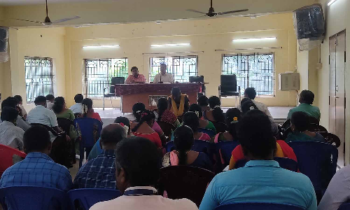 மீஞ்சூர் ஒன்றியத்தில் 55 ஊராட்சி செயலர்களுடன் அதிகாரிகள் ஆலோசனை