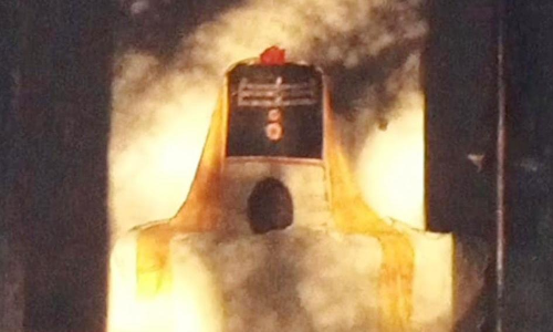 சிவலிங்கத்தின் மீது சூரிய கதிர் படும் அபூர்வ நிகழ்வு