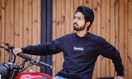 பட்டக், பட்டக்.. இணையத்தை கலக்கும் ஜி.வி.பிரகாஷ் பாடல்..