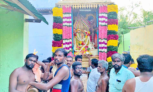 மாவடி பண்ணை முத்தாரம்மன் கோவில் கொடை விழா