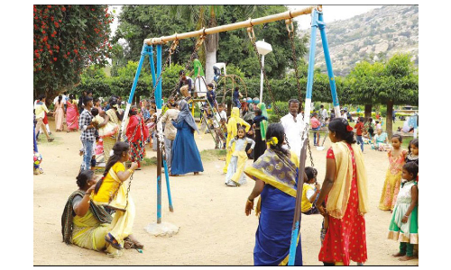 இன்று முதல் அனுமதி:   கிருஷ்ணகிரி அணையில் குவிந்த சுற்றுலா பயணிகள்