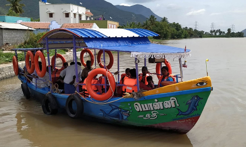 நெரிஞ்சிப்பேட்டையில் படகு போக்குவரத்து தொடக்கம்