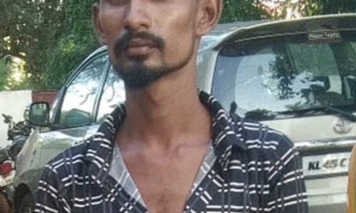 மொபட் திருடிய வாலிபர் கைது