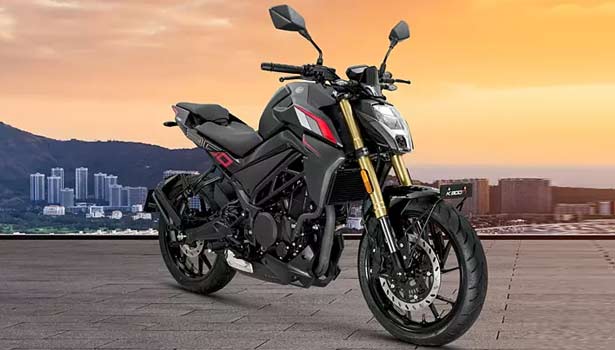 கீவே K300 N மற்றும் K300 R மோட்டார்சைக்கிள்கள் இந்தியாவில் அறிமுகம்