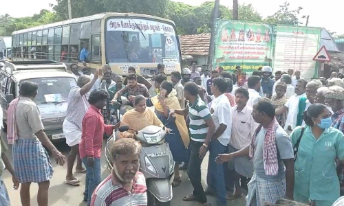 விவசாயிகள் சாலை மறியல்