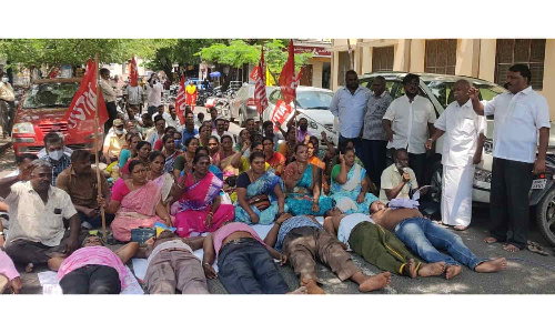 பாப்ஸ்கோ ஊழியர்கள் வயிற்றில் ஈரத்துணி கட்டி போராட்டம்