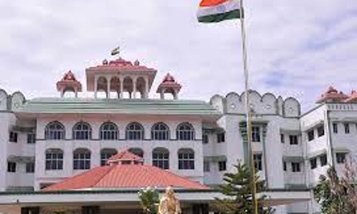 சட்டவிரோத மணல் திருட்டு நடைபெறுவது எப்படி?-நீதிபதிகள் கேள்வி