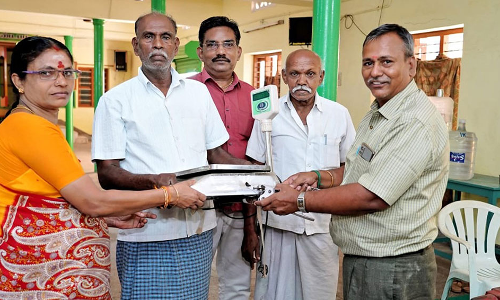 ஆறுமுகநேரியில்  தராசுக்கு முத்திரையிடும் முகாம்