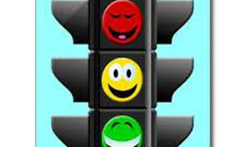 கரூர் - கோவை சாலை பிரிவில் செயல்படாத போக்குவரத்து சிக்னல்