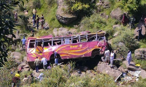 ஜம்மு- காஷ்மீரில் மீண்டும் விபத்து- பள்ளத்தாக்கில் பேருந்து கவிழ்ந்து 5 பேர் பலி
