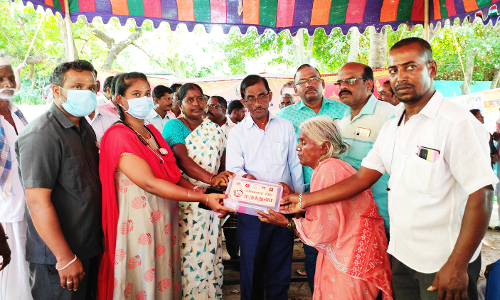 மும்முனி கிராமத்தில் மனுநீதிநாள் முகாம்