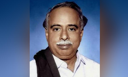 காஞ்சிபுரம் அண்ணா நினைவு இல்லத்தில் அமைச்சர்-கலெக்டர் மரியாதை