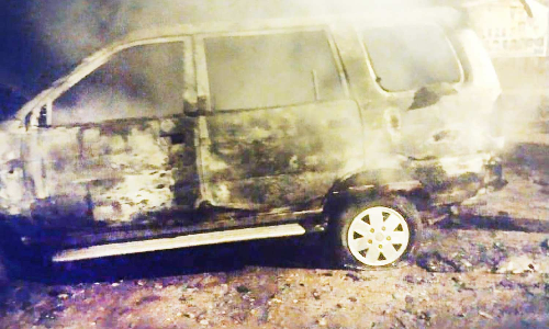 செம்பட்டி அருகே நிறுத்தி வைக்கப்பட்டிருந்த காரில் திடீர் தீ