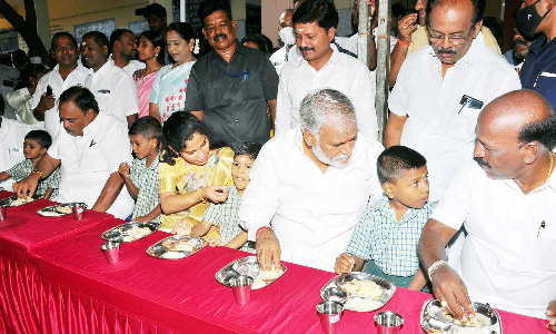 வடசென்னையில் 37 பள்ளிகளில் இன்று காலை உணவு திட்டம் தொடக்கம்- அமைச்சர்கள் பங்கேற்பு